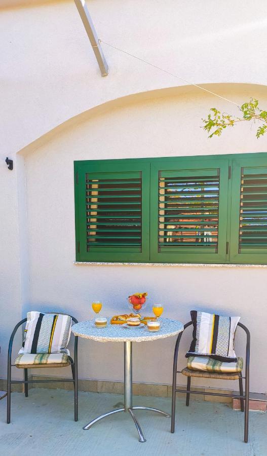 Apartments Marija Карлобаг Екстериор снимка