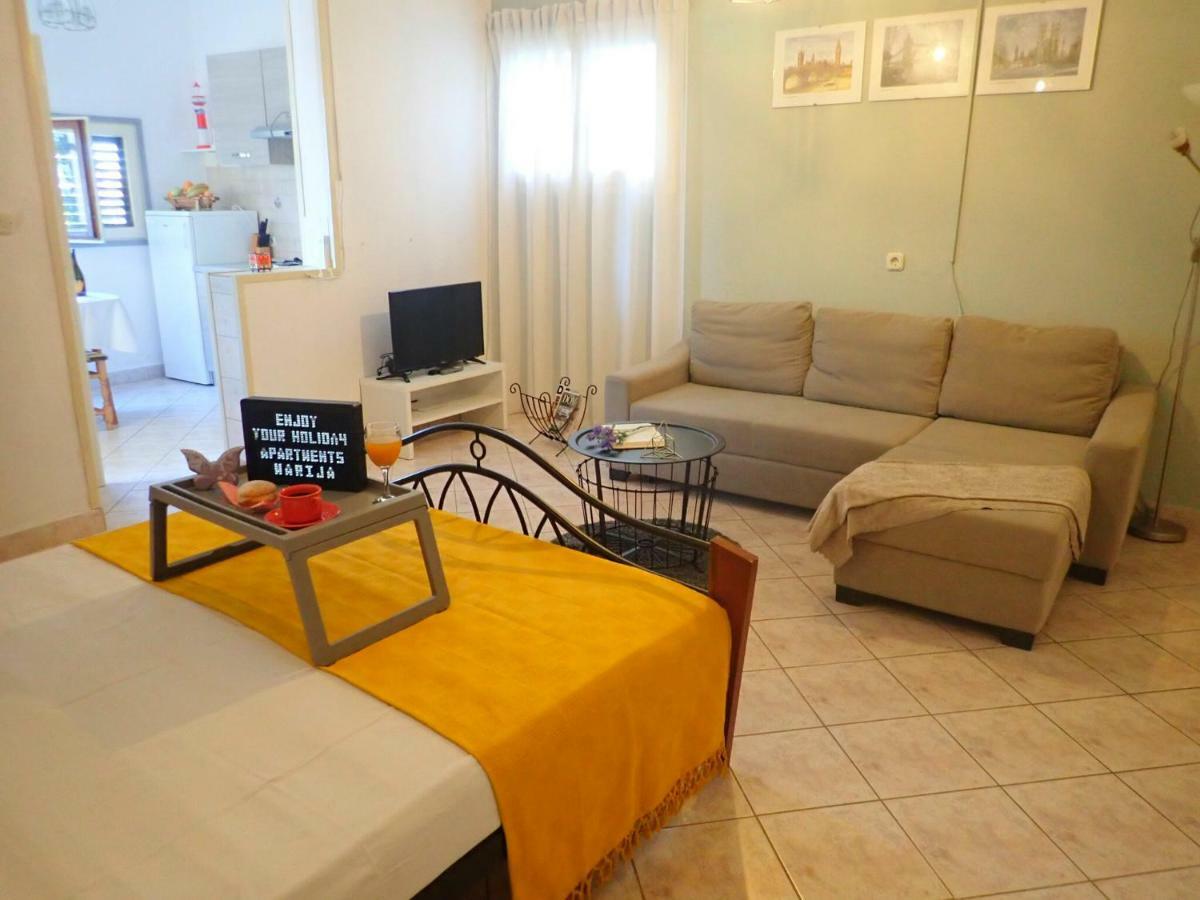 Apartments Marija Карлобаг Екстериор снимка