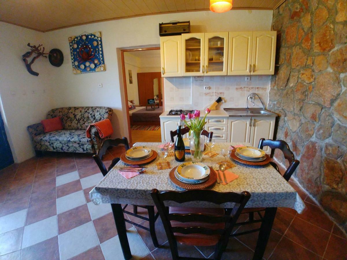 Apartments Marija Карлобаг Екстериор снимка